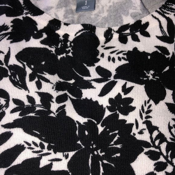 Old Navy sweater - Picture 5 of 5